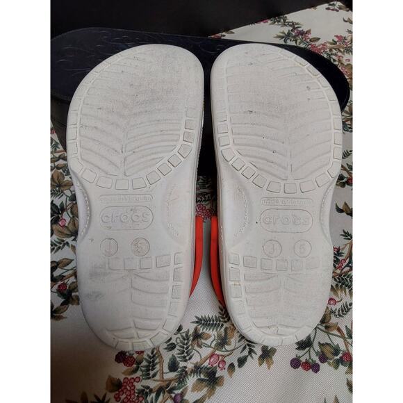 Crocs Pokémon Classic Multi color Size J5 Limited Edition - Picture 6 of 7